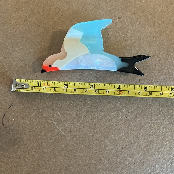 NWOT beautiful bird hair clip Free People wild animal claw clip Swallow - Picture 7 of 8